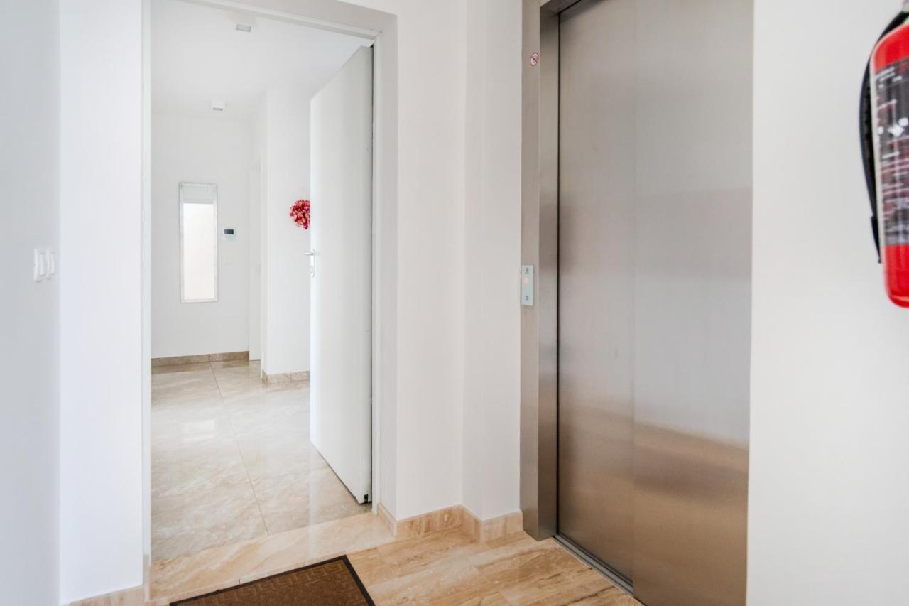 Solu Apartment Promajna Luaran gambar